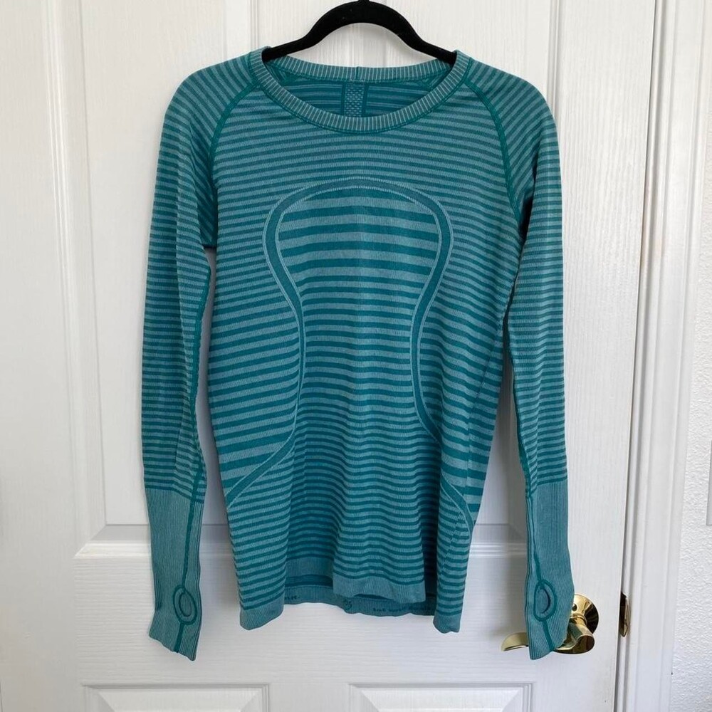 Lululemon Women's Blue and Green Shirt